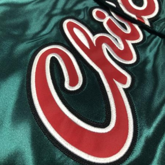 Mitchell & Ness Chicago Bulls Green Satin Jacket - Picture 3 of 5